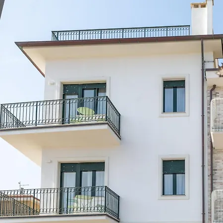 2 Prima Fila Mare Konukevi 3*